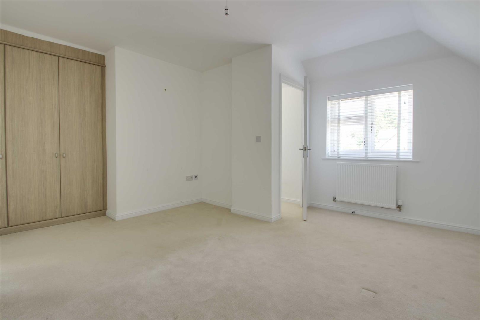 Wreschner Close, Deanshanger, Milton Keynes